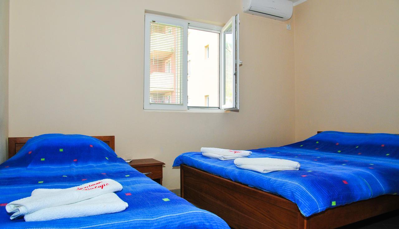 Apartmani Bulajic Tivat Kültér fotó