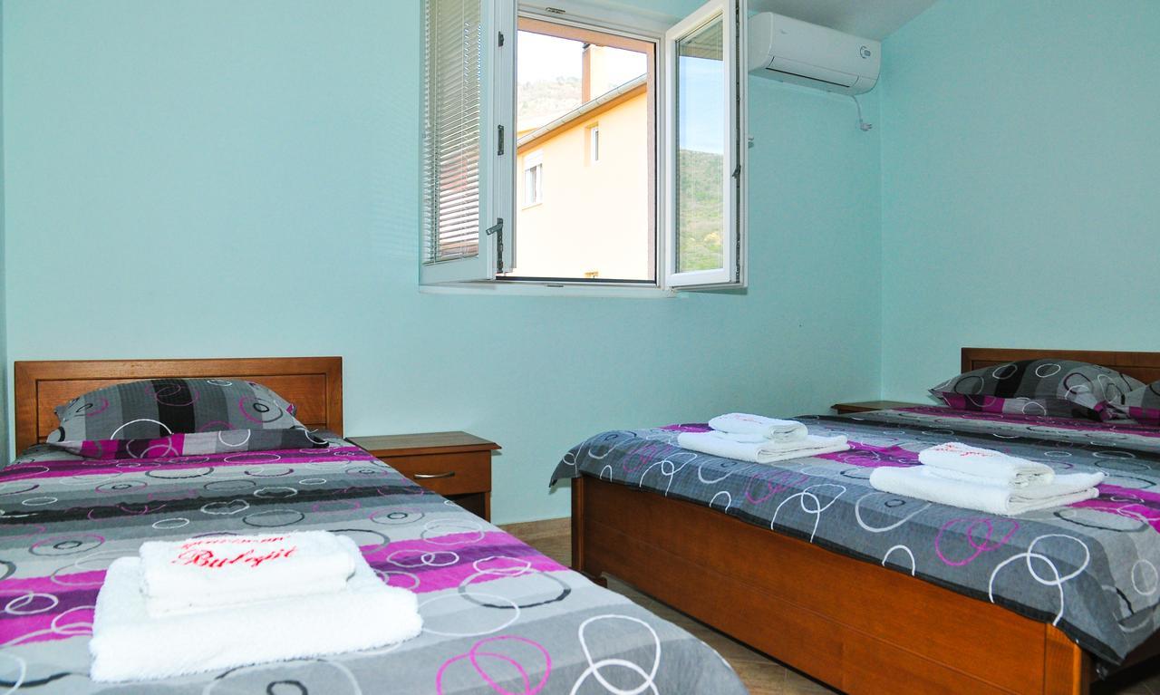 Apartmani Bulajic Tivat Kültér fotó