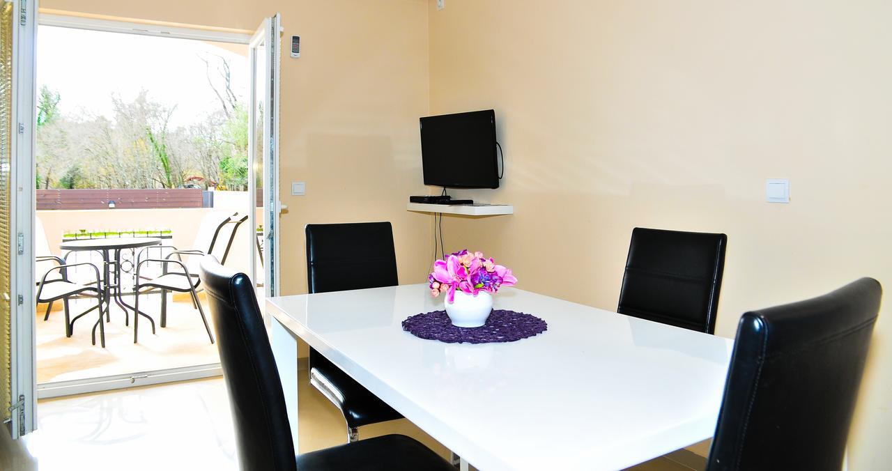 Apartmani Bulajic Tivat Kültér fotó